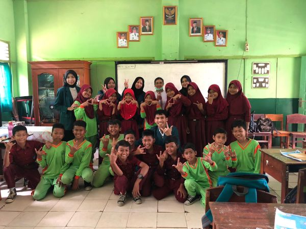 Cegah Bahaya Kecanduan Gadget bagi Kesehatan Anak, Mahasiswa UM Metro Berikan Pendekatan kepada Anak Sekolah Dasar