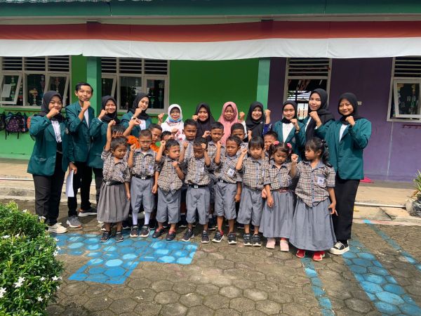 Peduli Gigi, Mahasiswa S1 Administrasi Rumah Sakit UM Metro Beri Penyuluhan Siswa TK Karangrejo